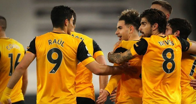 Lwx ：下一场对战LNG，看看我们两个团队在前期谁能获得优势吧